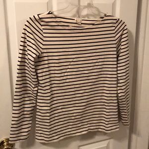 Scoop neck j crew shirt